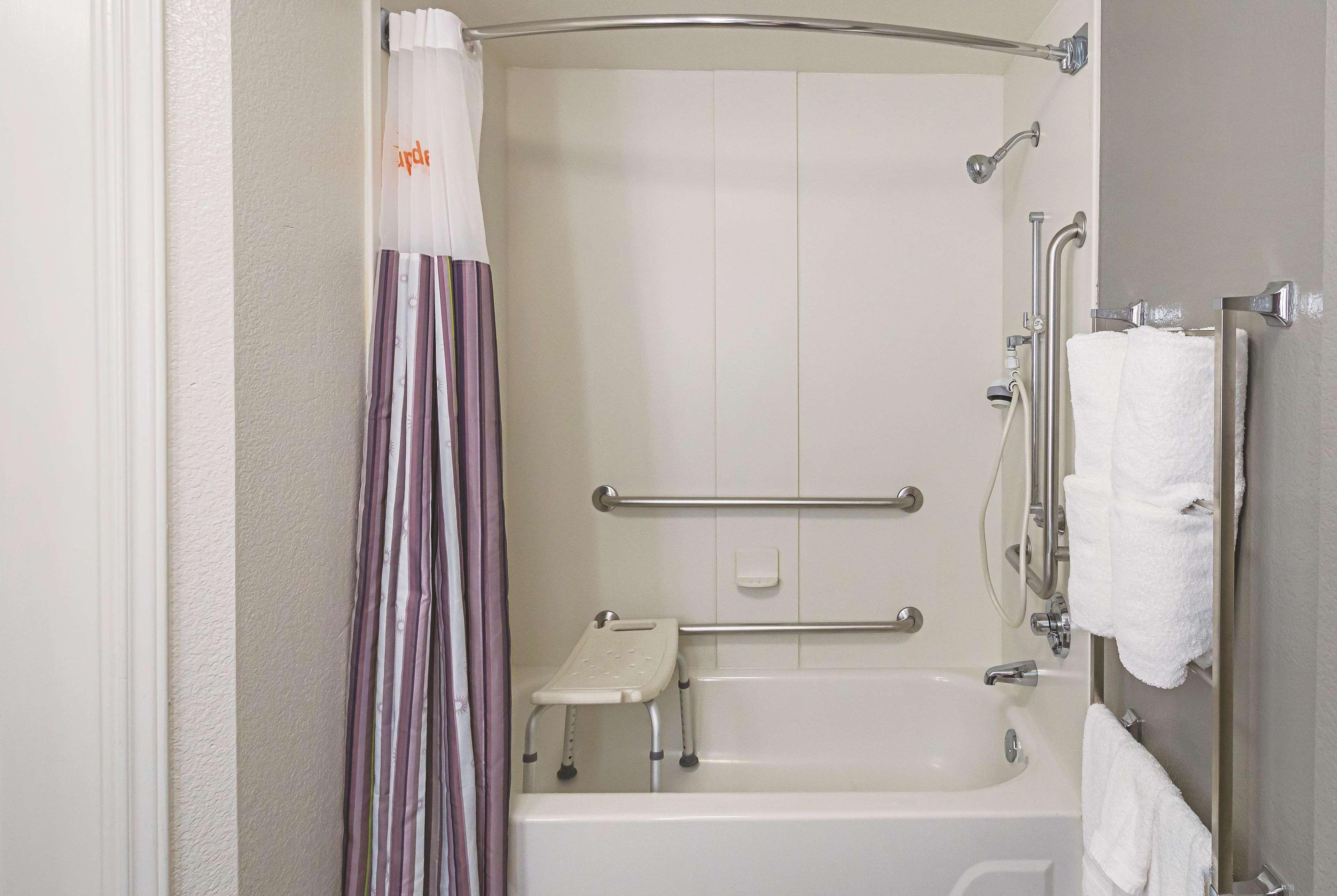 La Quinta Inn & Suites By Wyndham University Area Chapel Hill Durham Esterno foto
