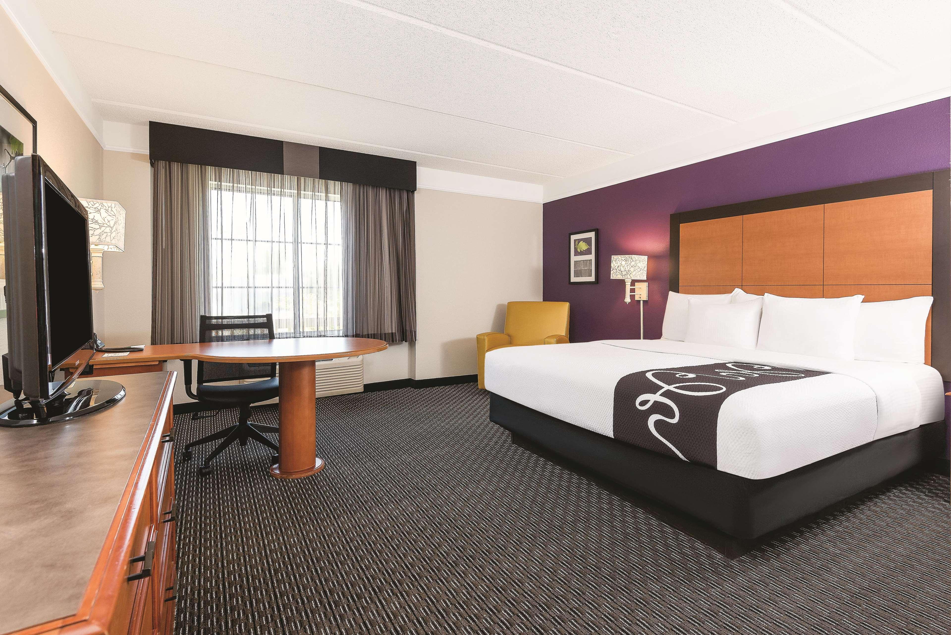 La Quinta Inn & Suites By Wyndham University Area Chapel Hill Durham Esterno foto