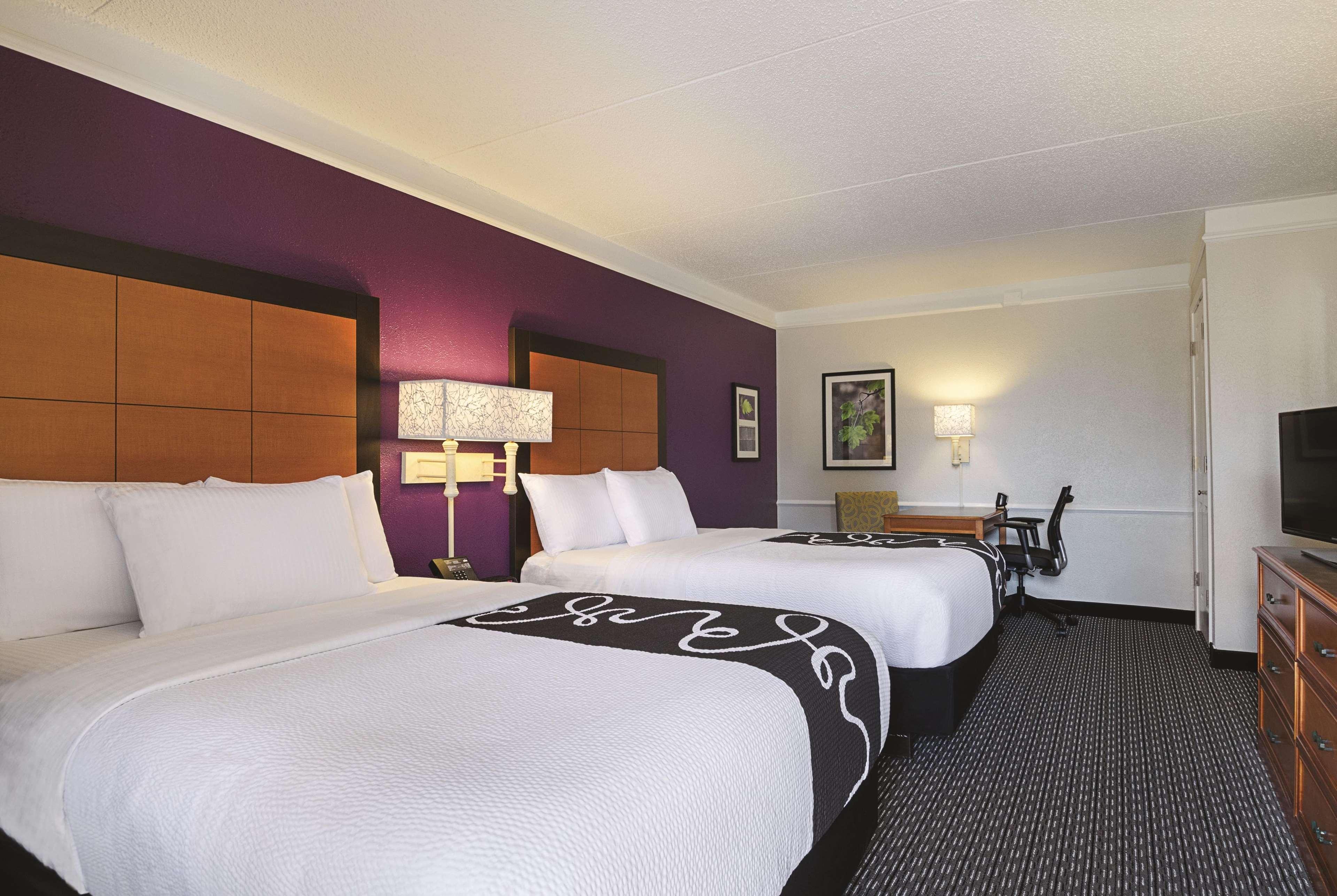 La Quinta Inn & Suites By Wyndham University Area Chapel Hill Durham Esterno foto