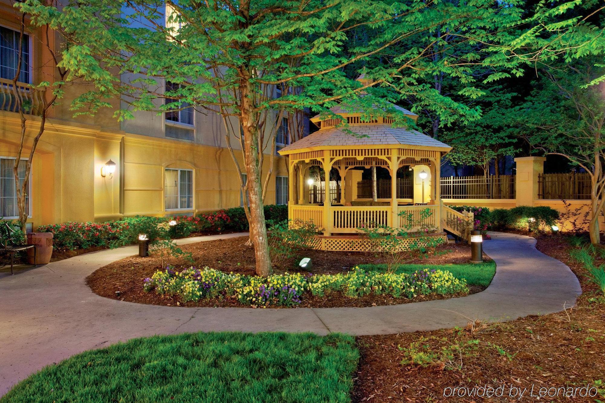 La Quinta Inn & Suites By Wyndham University Area Chapel Hill Durham Esterno foto
