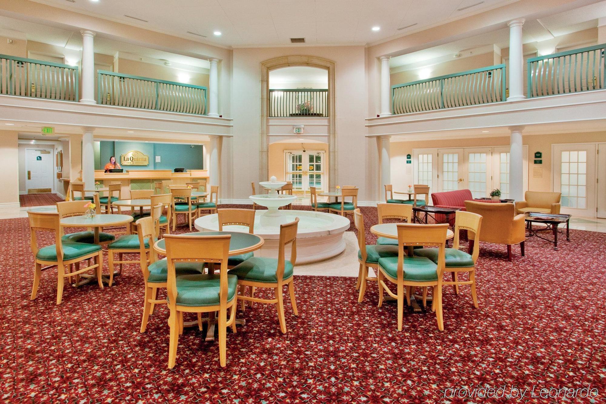 La Quinta Inn & Suites By Wyndham University Area Chapel Hill Durham Esterno foto