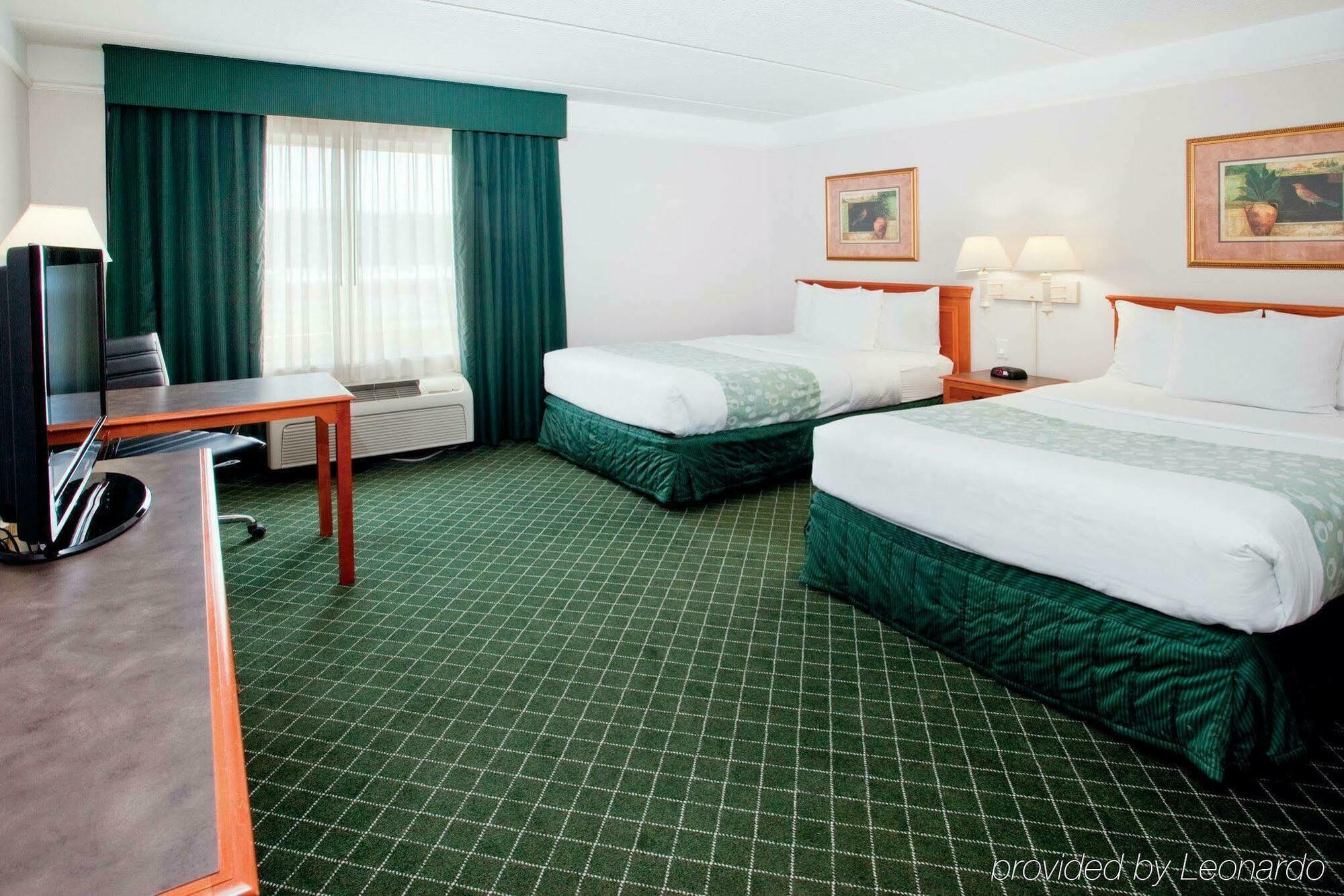 La Quinta Inn & Suites By Wyndham University Area Chapel Hill Durham Esterno foto