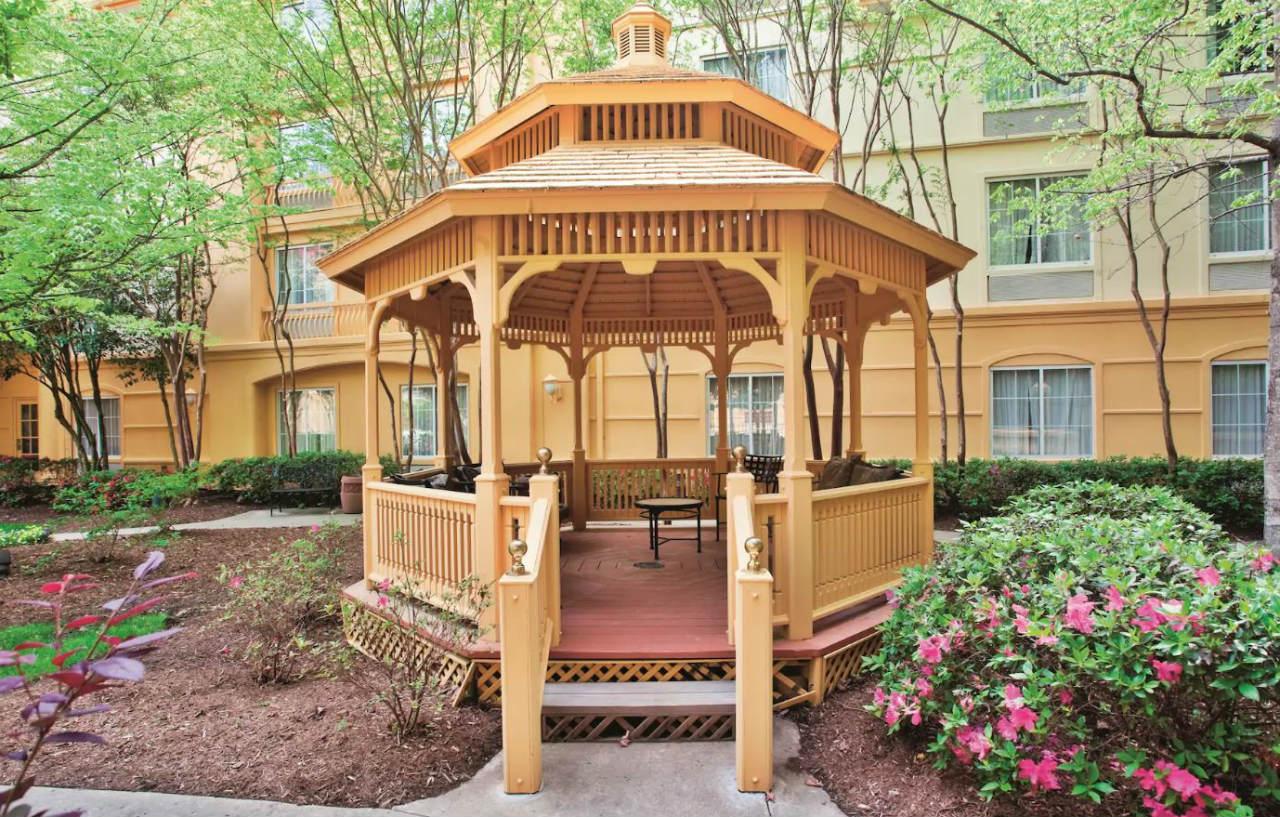 La Quinta Inn & Suites By Wyndham University Area Chapel Hill Durham Esterno foto